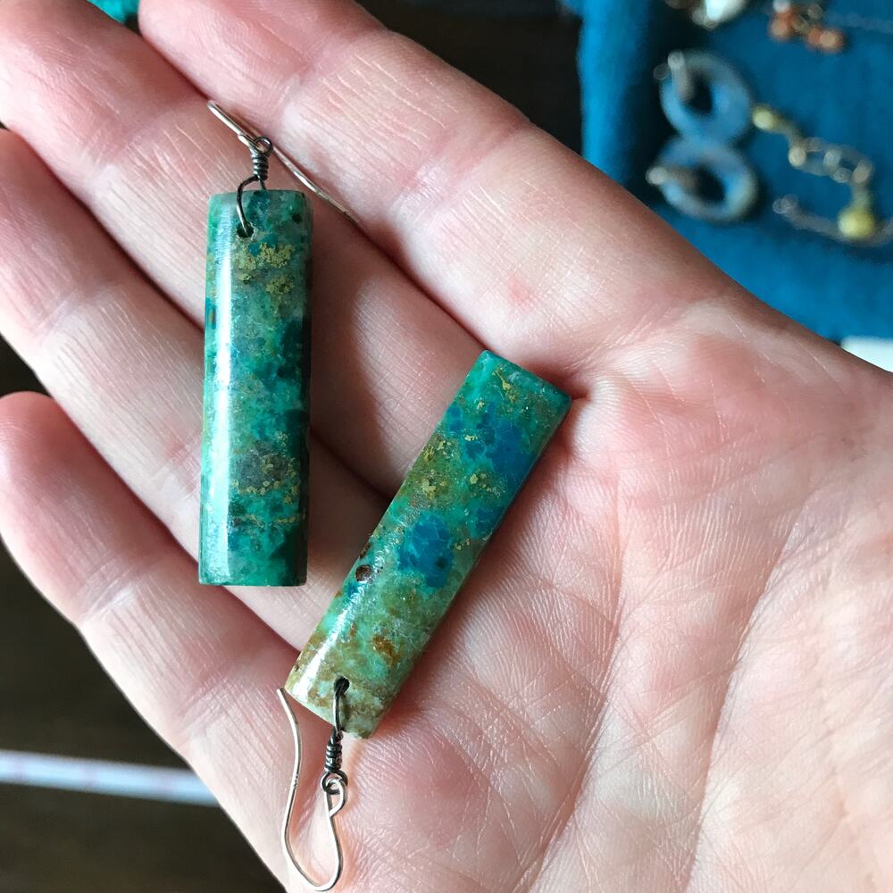 Artisan semiprecious Chrysocolla rectangle dangle / drop earrings - Picture 7 of 8